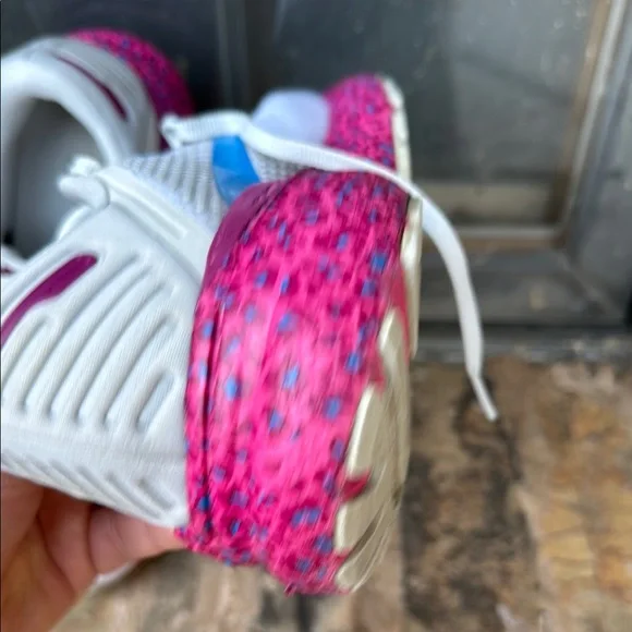 Brooks Women's Running Shoes - White, Blue, Pink - Picture 14 of 16